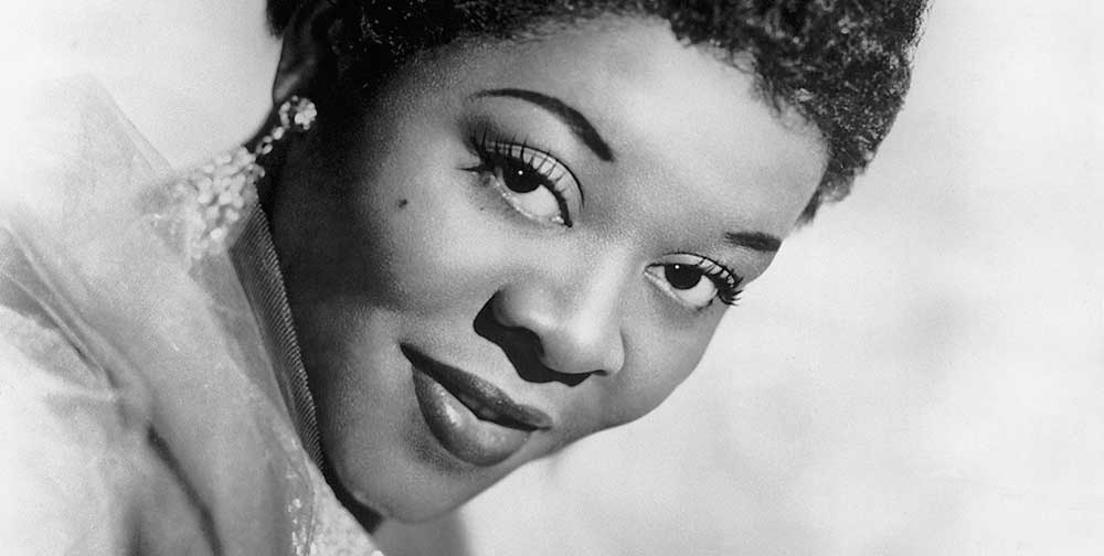 Portrait en noir et blanc de Dinah Washington
