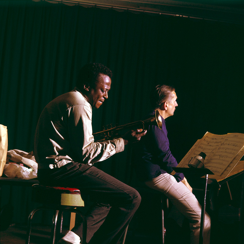 Miles Davis et Gil Evans en répétition pour un concert au Carnegie Hall.